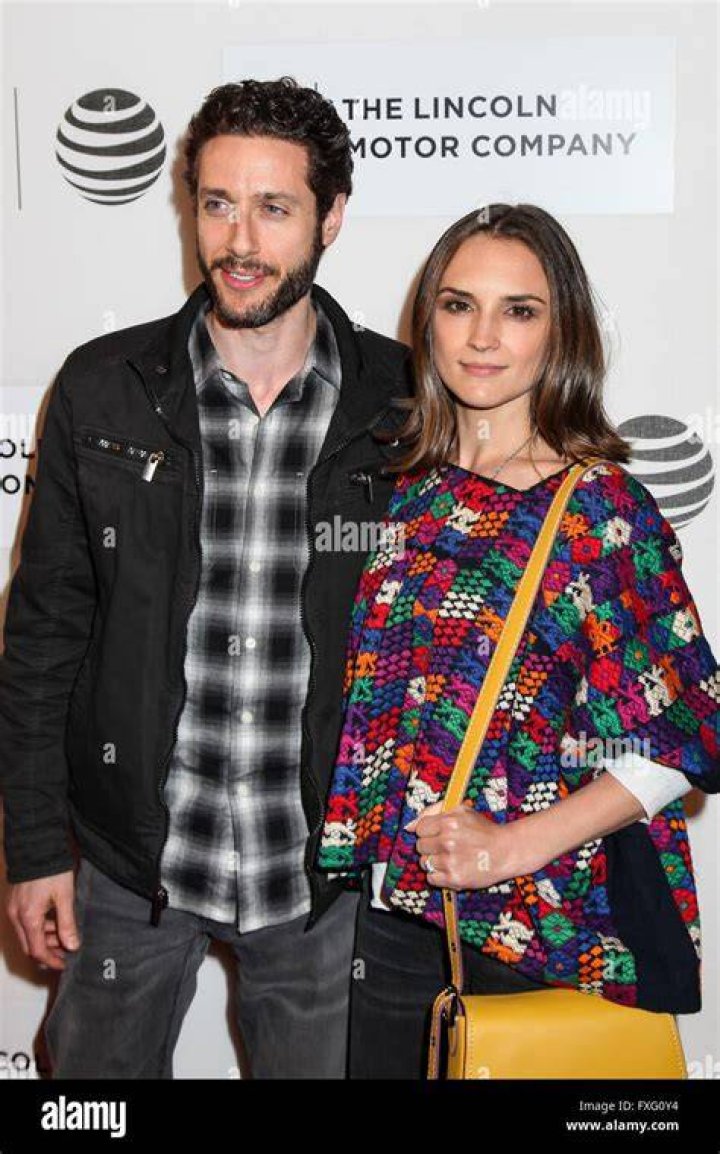 Exploring The Life Of Paulo Costanzo And His Wife: A Deep Dive Into Their Relationship.