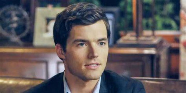 Ezra Pretty Little Liars