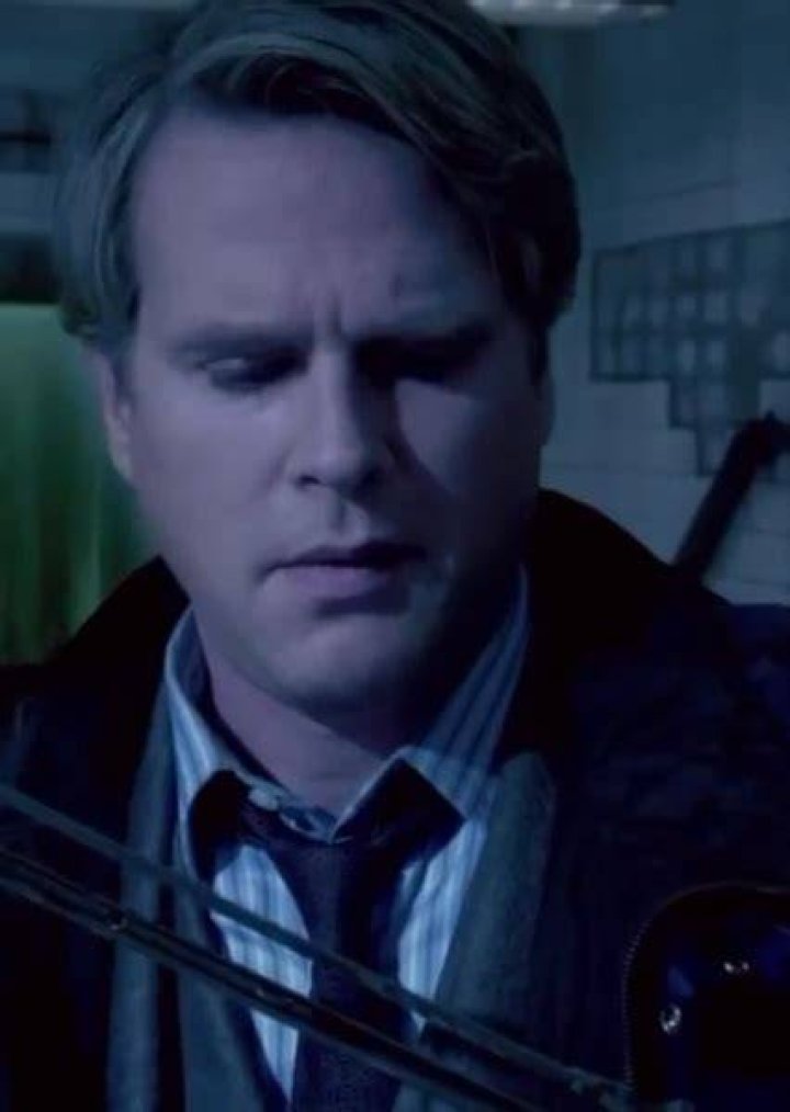 Fan Casting Dr. Lawrence Gordon (SAW) as Saw in Horror characters on myCast