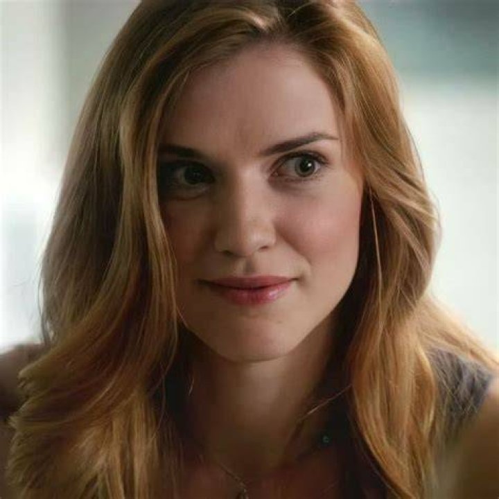 Fan Casting Sara Canning as Aunt jenna in Vampire diaries on myCast