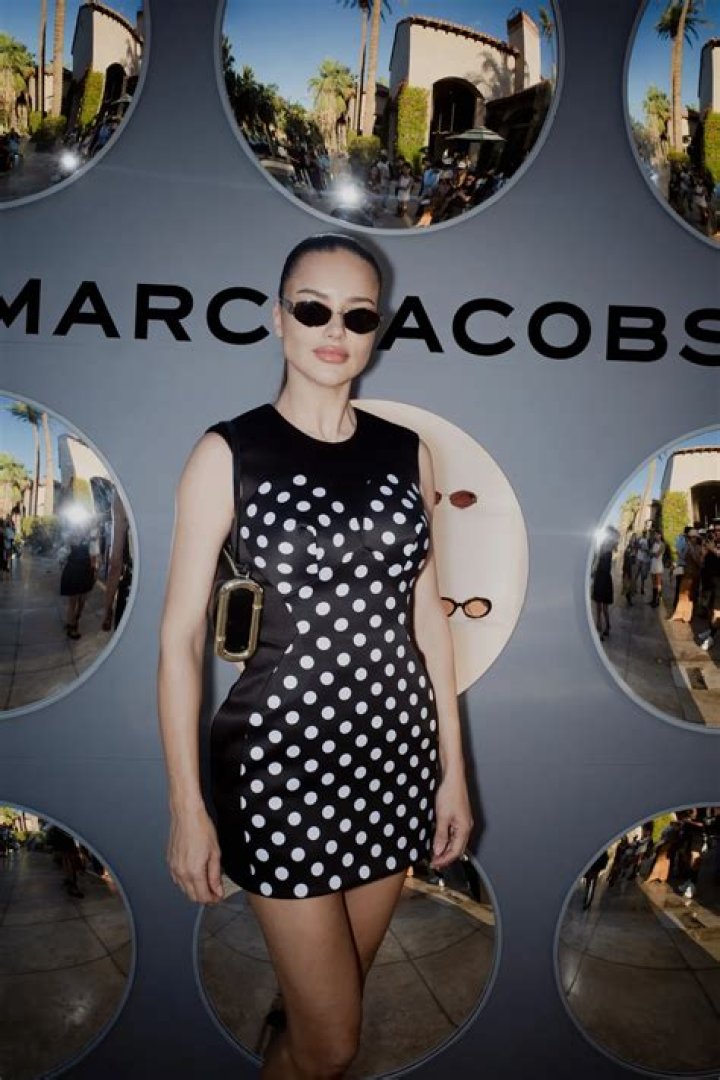 Fashion, Cool, Eyewear, Event, Black hair, Fashion design, Fashion accessory, Formal wear, Haute couture, 