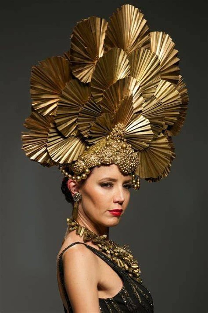 Fashion, Event, Hat, Dress, Headgear, Suit, Fedora, Haute couture, Fashion accessory, Costume, 