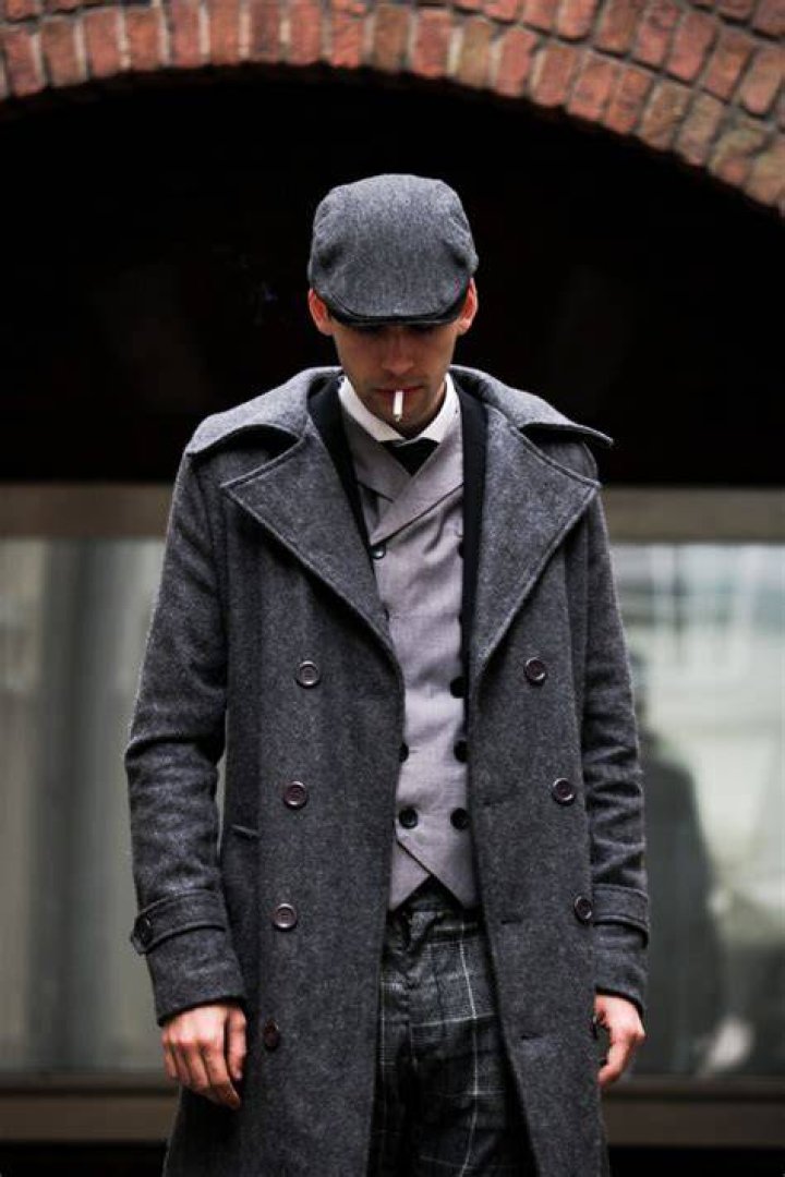 Fashion, Headgear, Suit, Formal wear, Event, Hat, White-collar worker, Street fashion, Fashion accessory, Smile, 