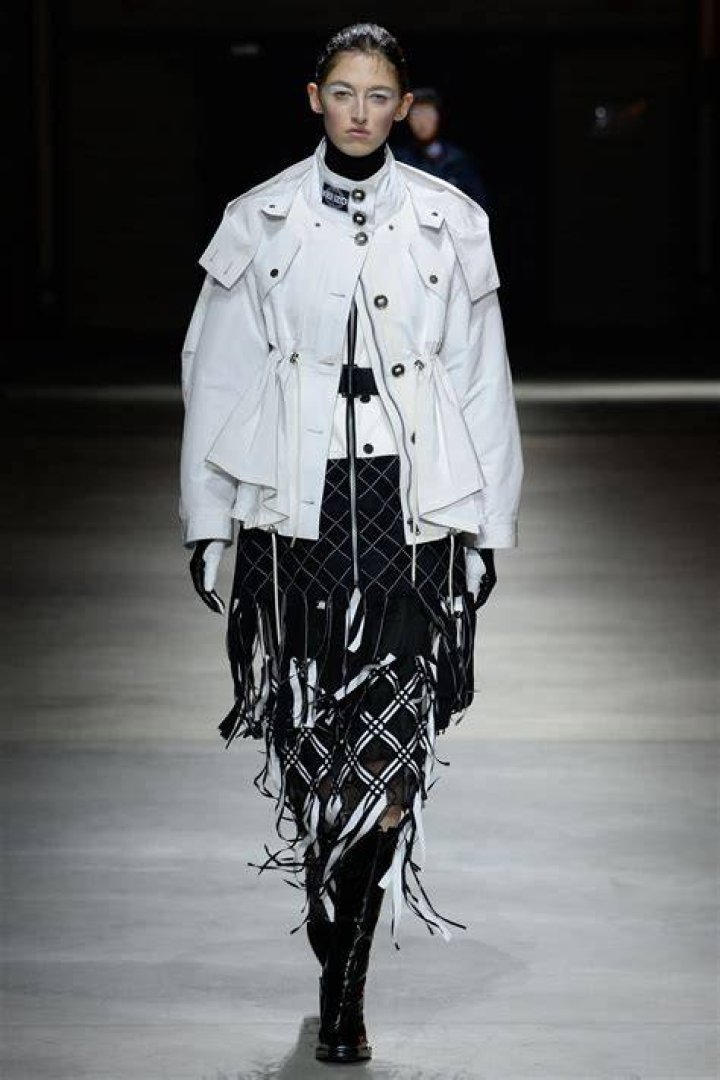 Fashion show, Outerwear, Winter, Style, Runway, Fashion model, Street fashion, Fashion, Jacket, Blond, 