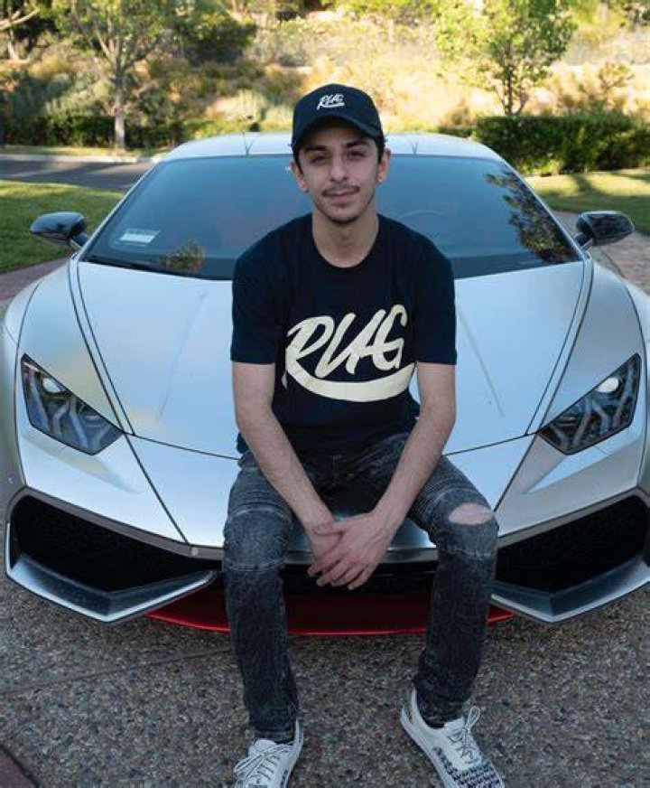 Faze Rug weight