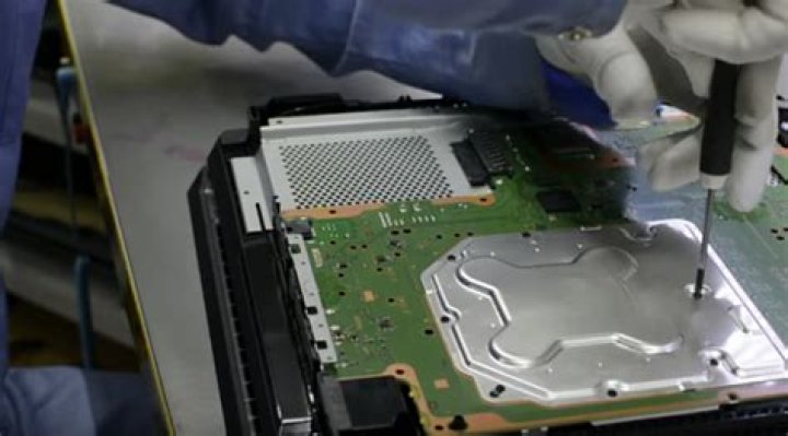 Find out what's inside a PS4 Pro in these teardown videos