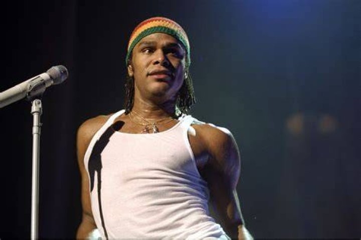 Flashback Maxwell Proposes to an Entire Crowd in 1998