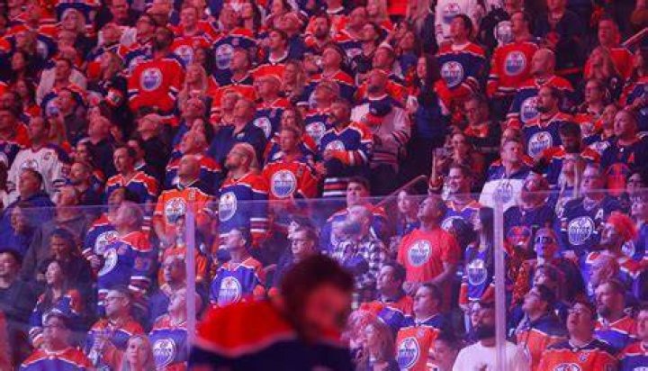 Flashing Oilers Fan Receives Multiple Lucrative Offers From Adult Sites