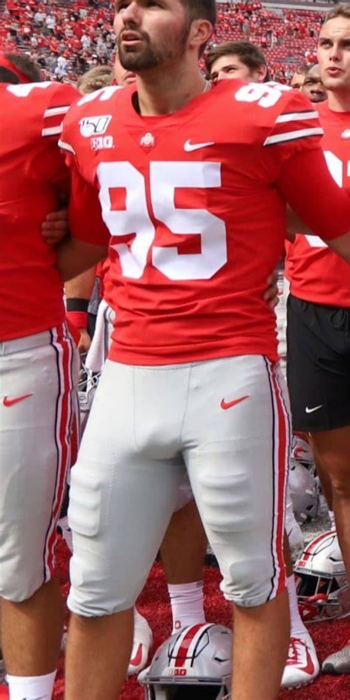 Football Bulges r/SimplySporty