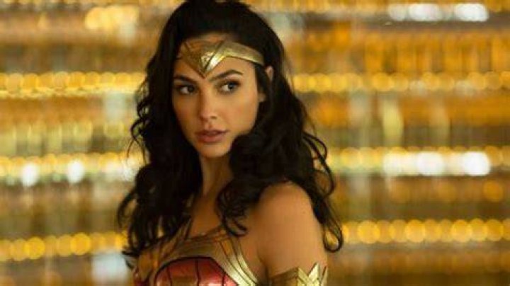 Gal Gadot's Wonder Woman gets a 1980s makeover