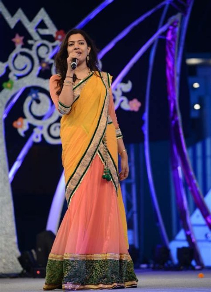 Geetha Madhuri Profile Biography Family Photos and Wiki and Biodata