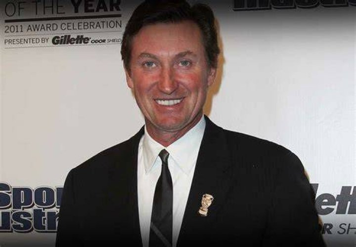 “Get Me The Name of The Plastic Surgeon”: Wayne Gretzky’s Miami Heat Visit Draws
Whacky Reactions From the Twitter-Verse
