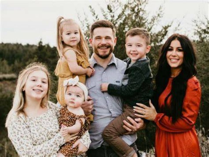Get To Know Mary Kneip Job, Net Worth, Married, Chelsea DeBoer