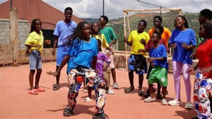 Ghetto kids in France meeting Kylian Mbappe could not hide their joy Ghetto kids in France meeting Kylian Mbappe could not hide their joy