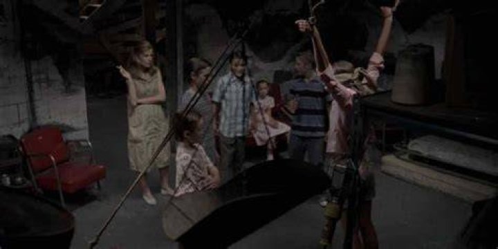 Girl Next Door - Meg Tied Up In The Basement
