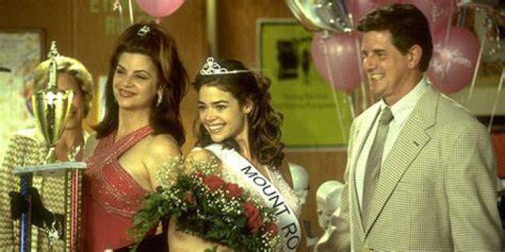 Gladys Leeman, Lester Leeman, and Becky posing for a photo on Drop Dead Gorgeous