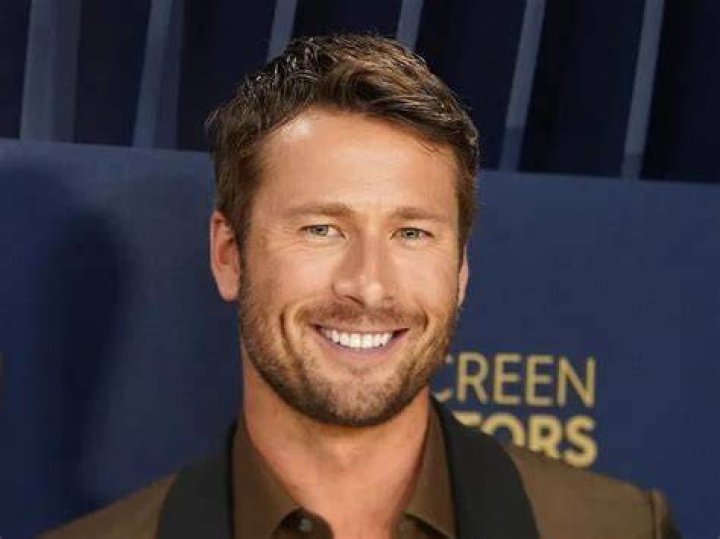 Glen Powell and Jamie Lee Curtis