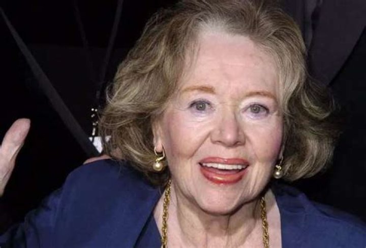 Glynis Johns Net Worth, Height, Age, Bio, Weight