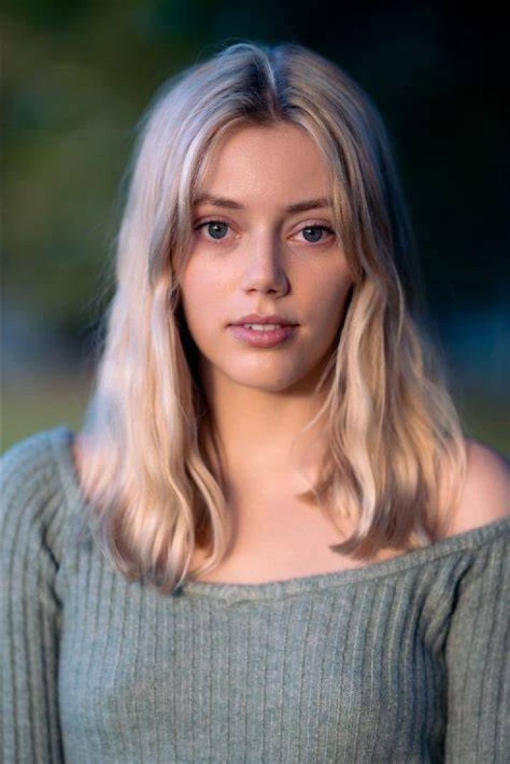 Grace Van Dien Movies, Bio and Lists on MUBI