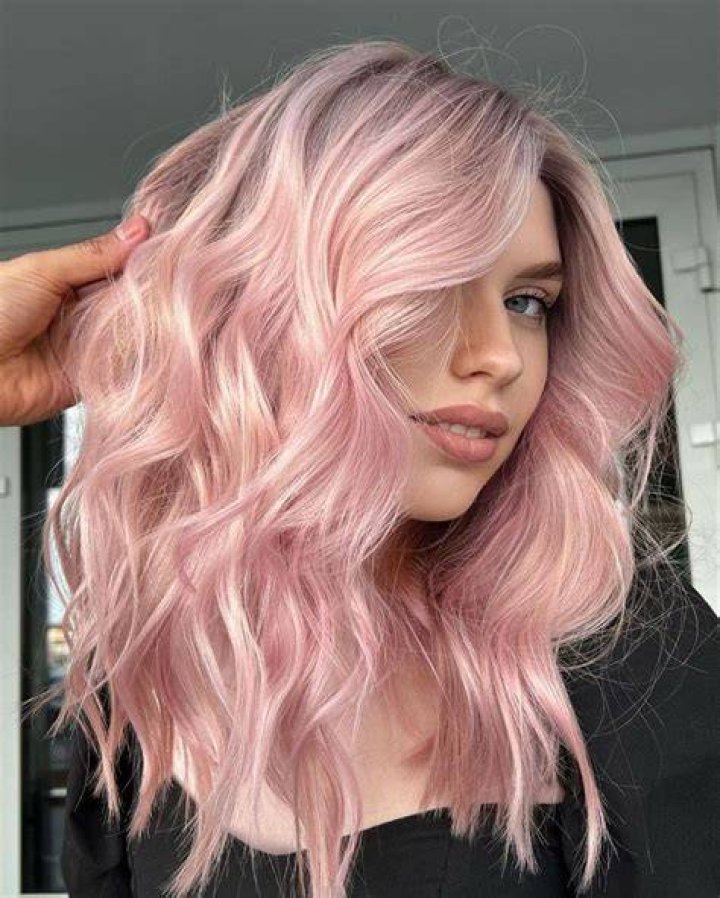 Hair, Pink, Blond, Street fashion, Lip, Clothing, Fashion, Fur, Magenta, Beauty, 