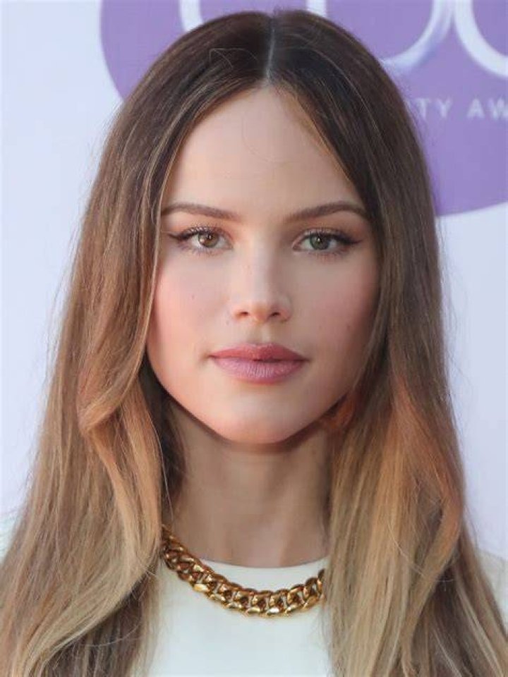 Halston Sage IMDb Beautiful celebrities, Women, Halston