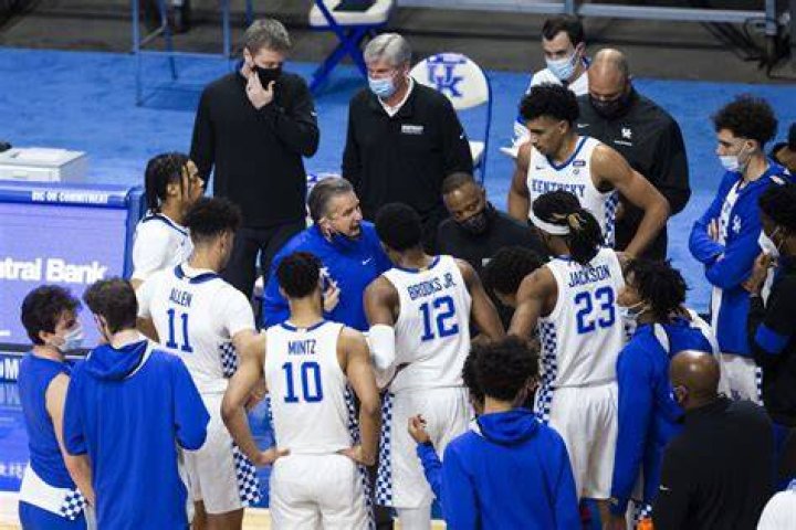 “He DESERVES… ”: Experts Come Together and Decided Their Midseason Coach of the
Year