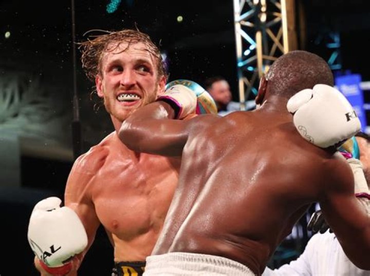 “He’s Making Boxing Bigger”: Despite Winless Record, Logan Paul Pegged to Evolve
Boxing