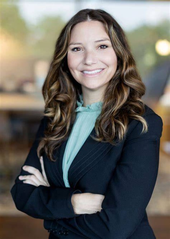 Headshot of Jennifer Algoo
