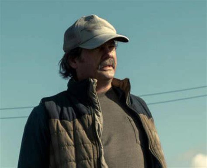Henry Thomas as Ed Flynn (Homecoming Dinner) in Netflix Midnight Mass