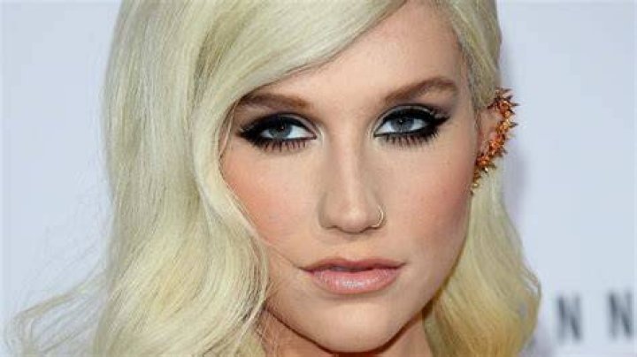 Here's What Kesha Looks Like In Real Life Vs. Instagram