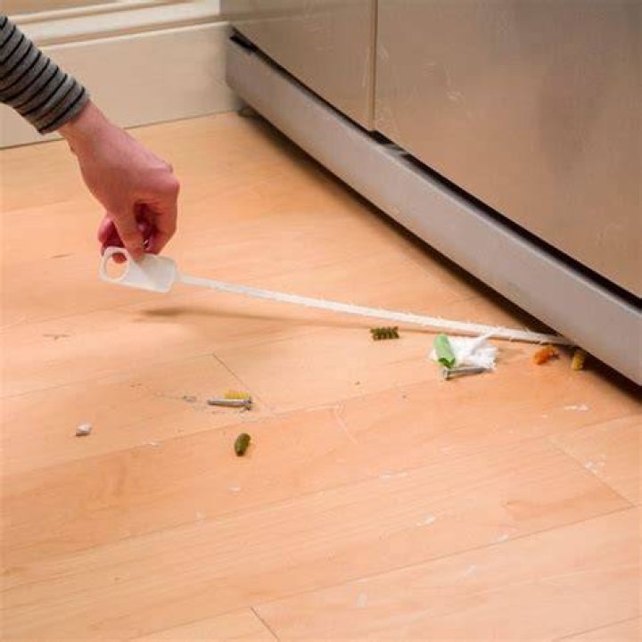 HH Hair Zip Clean Under Fridge