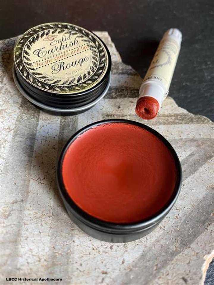 historical red lip examples