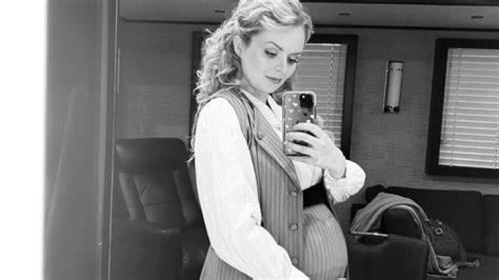 How Andrea Brooks Disguised Her Pregnancy During When Calls The Heart Season 10