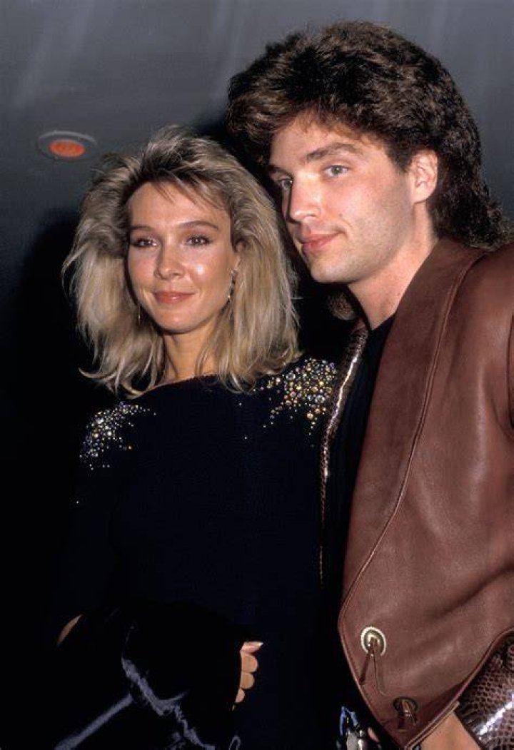 How is Cynthia Rhodes doing now? &ldquo;Flashdance&rdquo; Star Who Left Hollywood