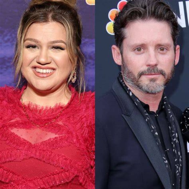 How Kelly Clarkson and Brandon Blackstock Split Holidays With Kids