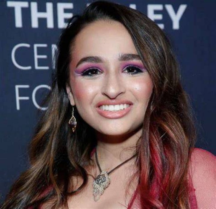 How Much Is Ari Jennings Net Worth? Her Bio, Job, PhD, Dating, Height