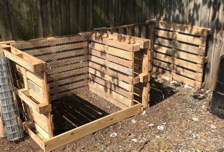 How To Build a Compost Bin Out of Pallets