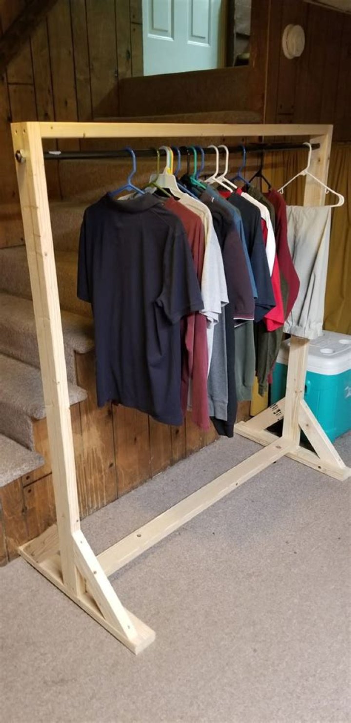 How to Build a Wooden Clothing Rack