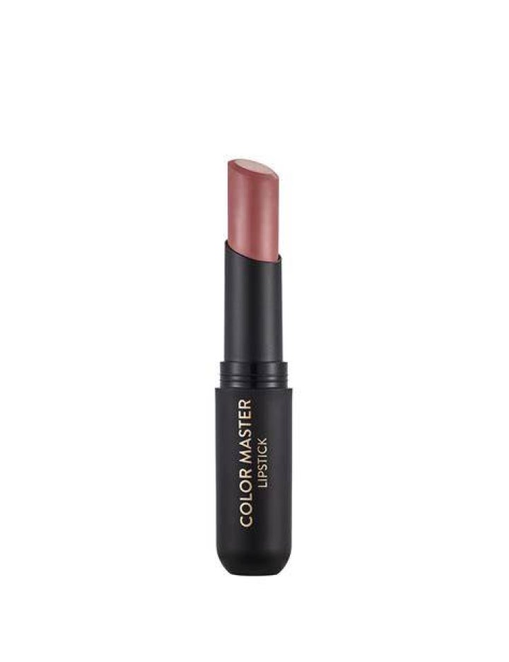 How to master the art of lipstick
