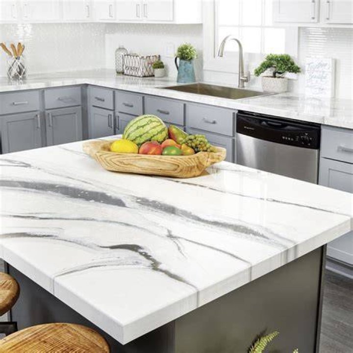How to Pour an Epoxy Countertop (16 Steps)
