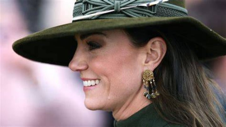 How To Recreate Kate Middleton's Sold Out Christmas Earrings