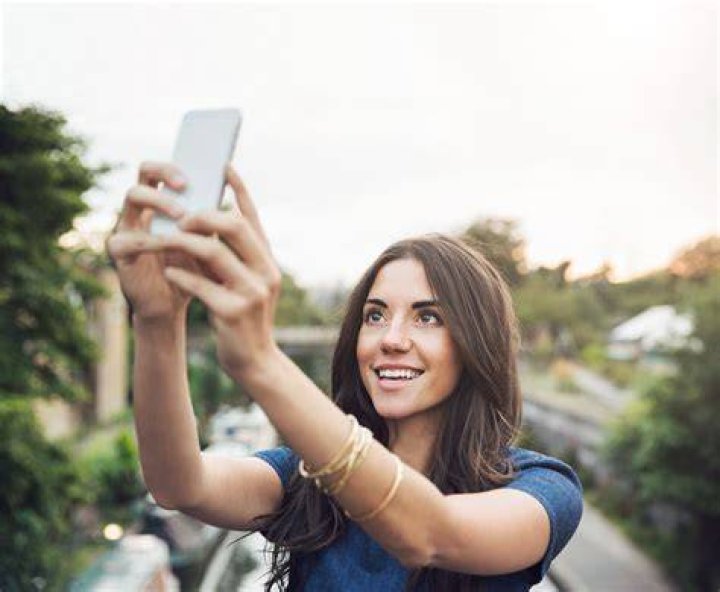 How to Take the Perfect Selfie: No Duckface!