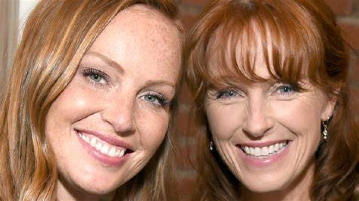 How You Can Stay In Good Bones, Two Chicks And A Hammer Home