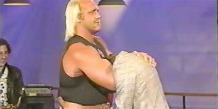 Hulk Hogan Chokes Out Richard Belzer Cropped