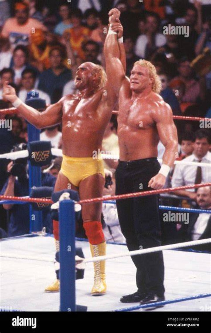 Hulk Hogan Eliminates Sid Justice at the 1992 Royal Rumble
