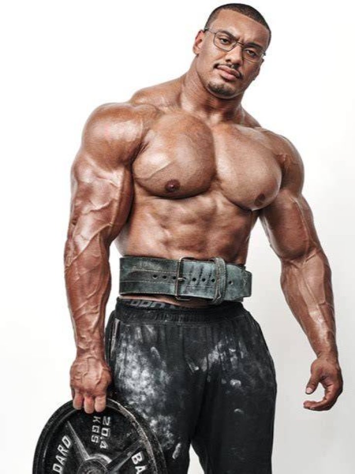 In Light of Larry Wheels’ Rhabdomyolysis, IFBB Pro Coach Warns Fitness Freaks of
the Dark Side of Bodybuilding: “Praying He Comes Out of This”