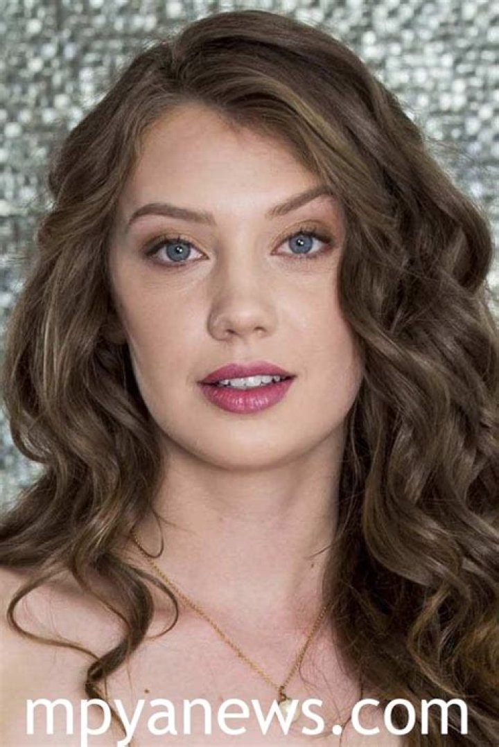 In The Adult Entertainment Industry, Maylee Reid Is A Rising Star.