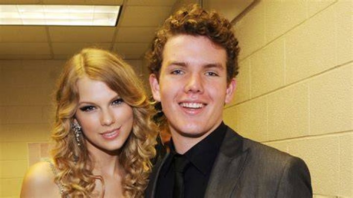 Inside Taylor Swift's Relationship With Her Brother Austin
