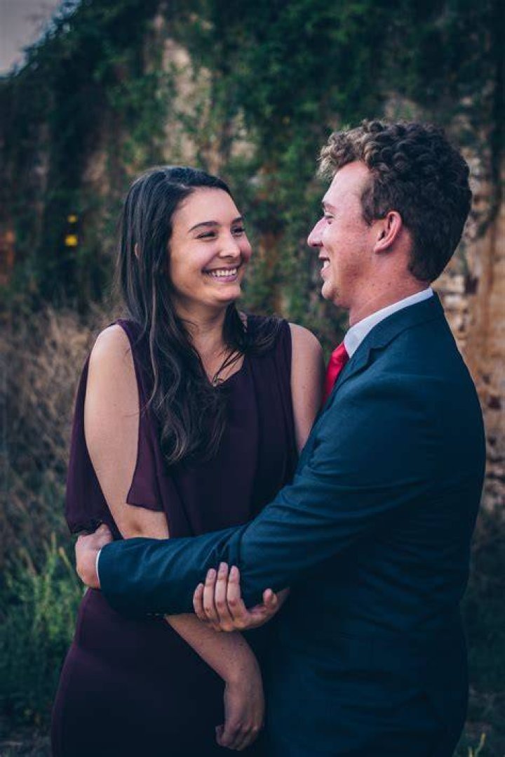 Interaction, Event, Forehead, Formal wear, Gesture, Suit, Romance, Love, Premiere, Smile, 