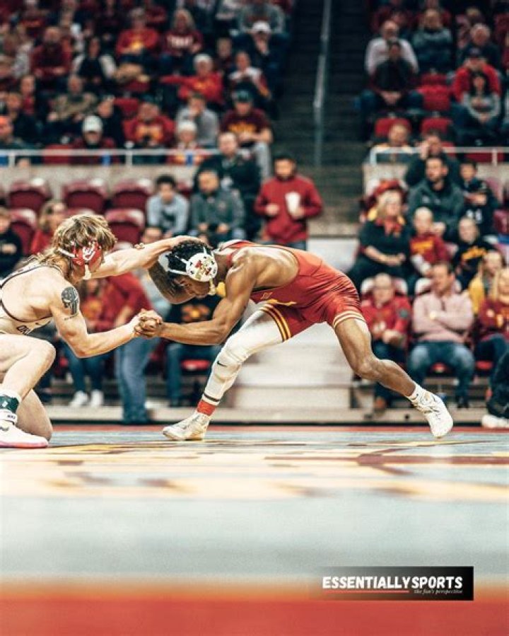 Iowa State University Wrestling Sensation Following in His Olympian Father’s
Footsteps Celebrates Tech Fall With a Heart-Warming Gesture